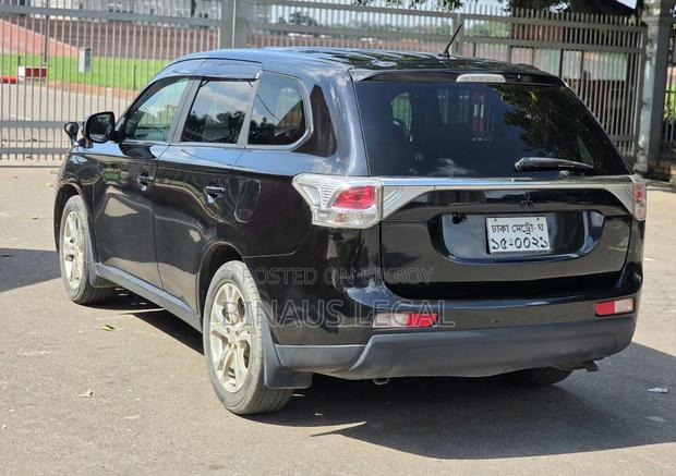 Mitsubishi Outlander 2013 Black