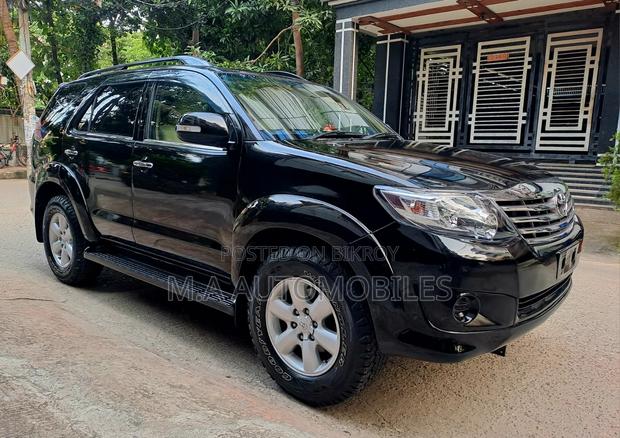 Toyota Fortuner 2013 Black