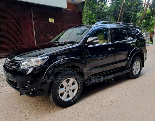 Toyota Fortuner 2013 Black