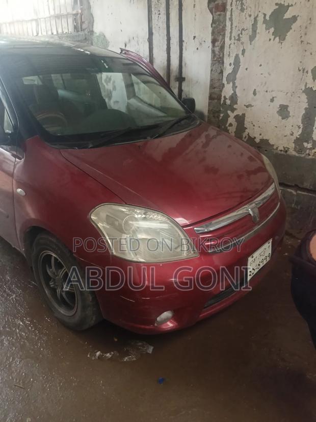Toyota Raum 2006 Red