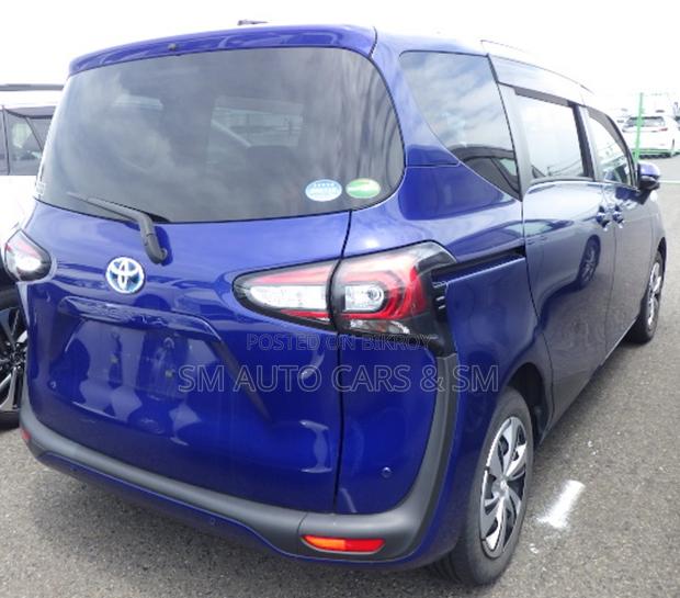 Toyota Sienta 2021 Blue
