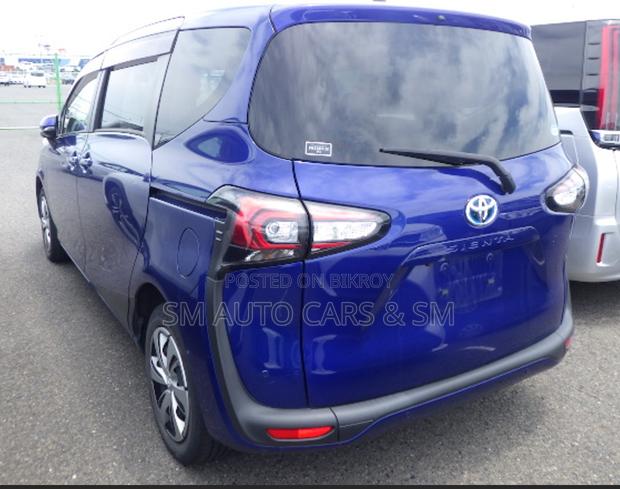 Toyota Sienta 2021 Blue