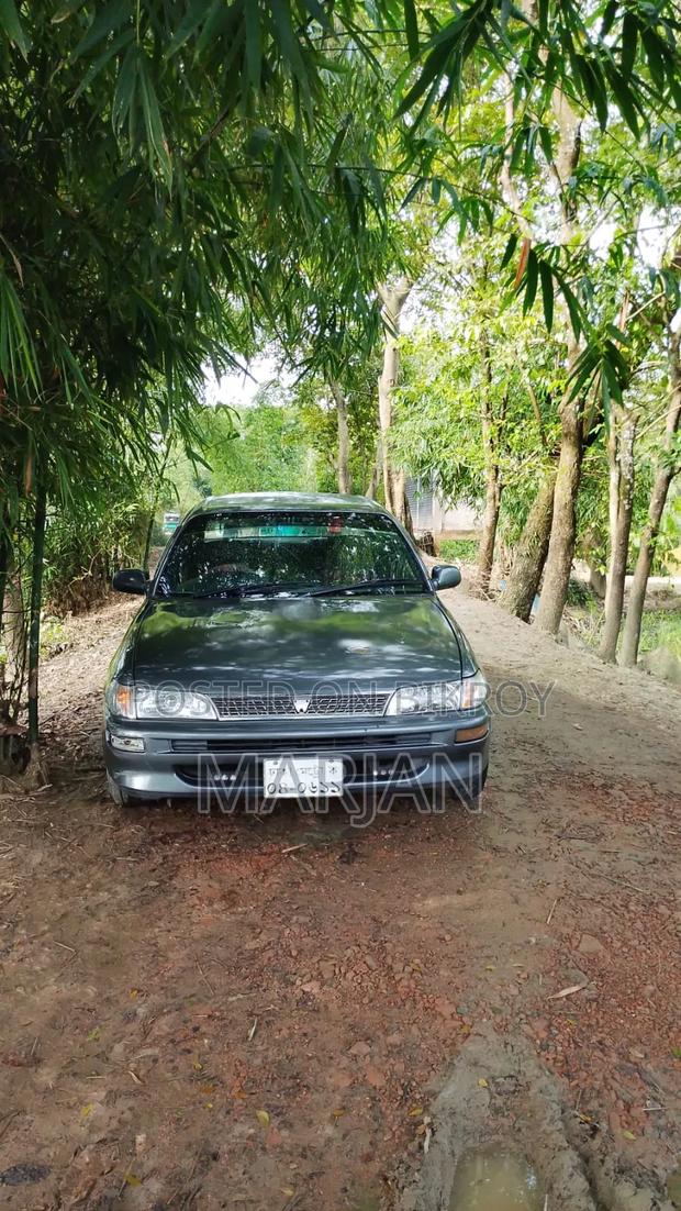 Toyota Corolla 1997 Silver