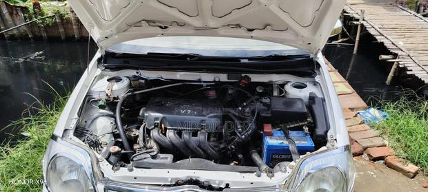 Toyota Corolla 2003 White