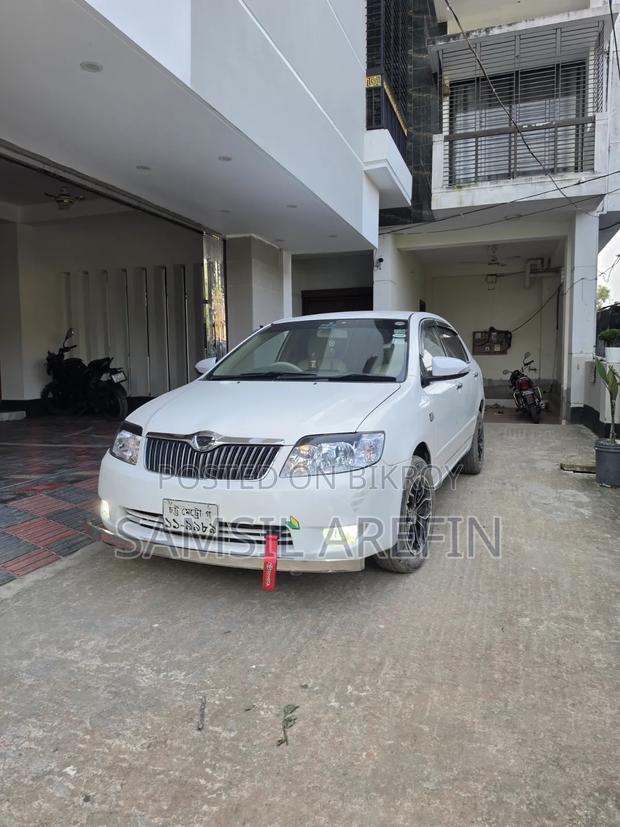 Toyota Corolla Sedan Automatic 2005 White