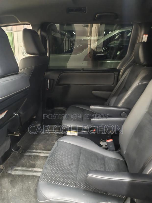 Toyota Voxy 2021 Blue