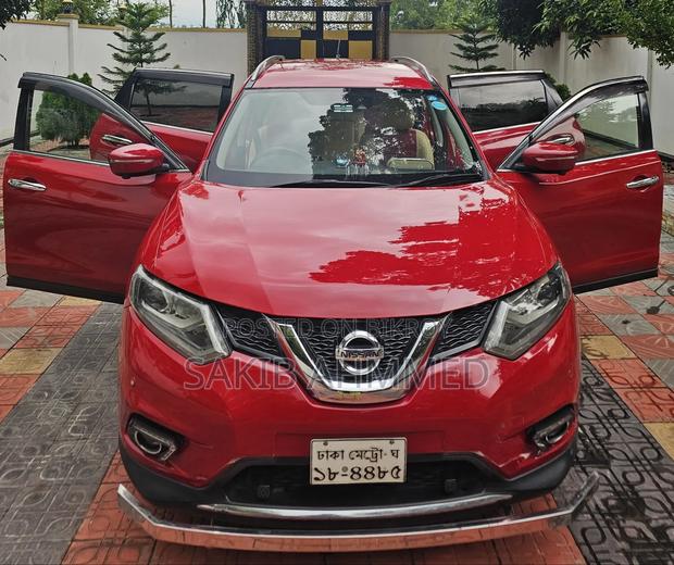 Nissan X-Trail 2015 Red