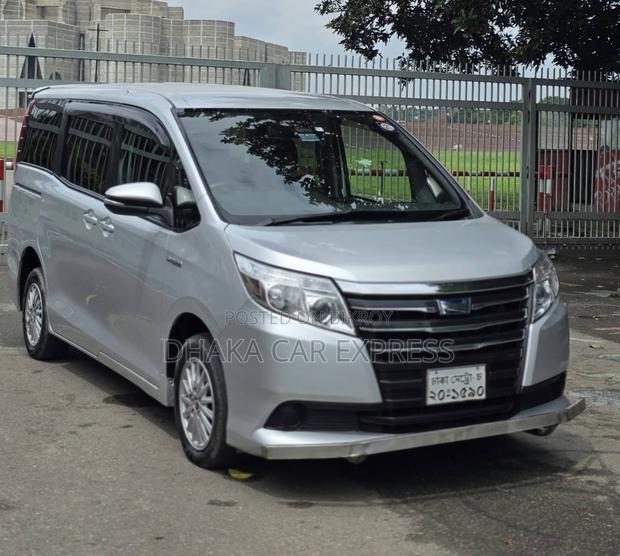 Toyota Noah 2016 Pearl