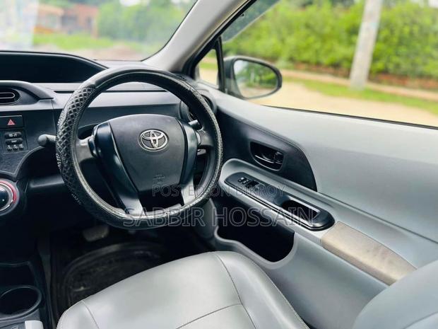 Toyota Aqua 2012 Silver