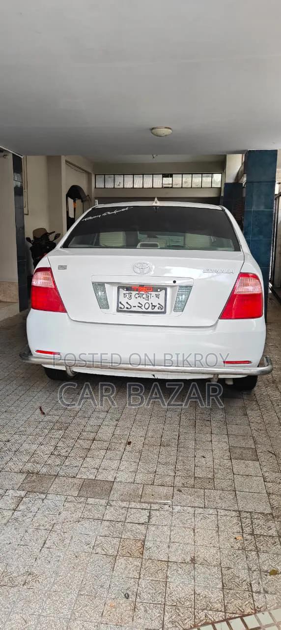 Toyota Corolla Sedan 2005 White