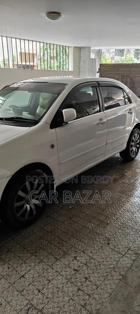 Toyota Corolla Sedan 2005 White