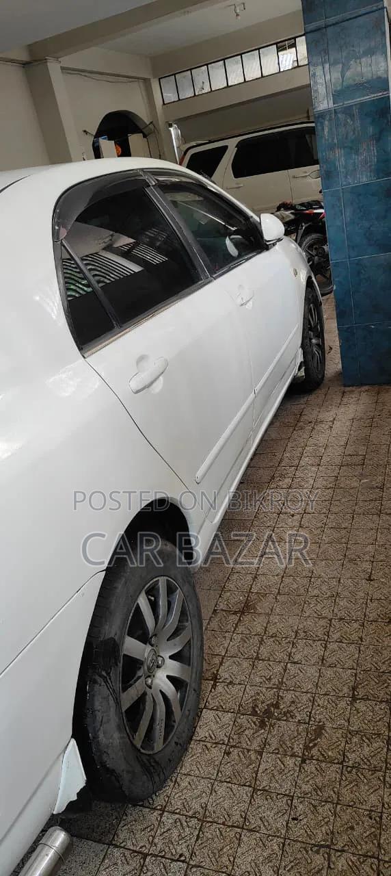 Toyota Corolla Sedan 2005 White