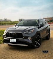 Toyota Highlander 2021 Gray for sale