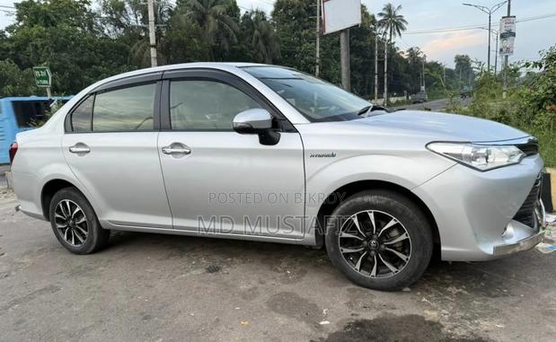 Toyota Axio 2015 Silver