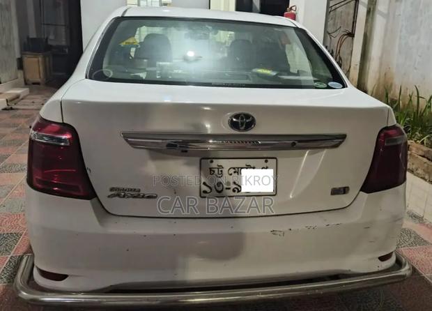 Toyota Axio 1.5 Hybrid 2WD 2015 White