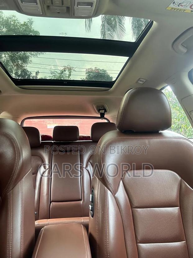 Proton X70 2022 Red