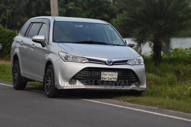 Toyota Corolla Fielder 1.5 Hybrid FWD 2016 Silver