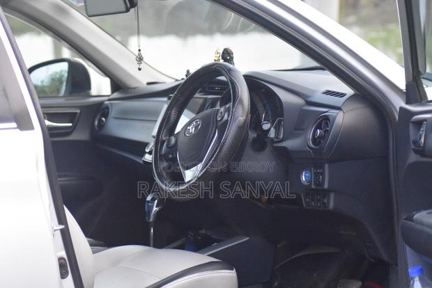 Toyota Corolla Fielder 1.5 Hybrid FWD 2016 Silver