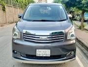 Toyota Noah 2.0 143hp FWD (8 Seater) 2012 Gray for sale
