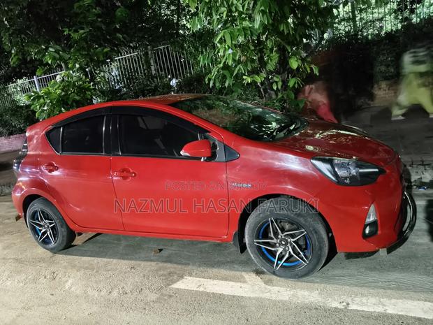 Toyota Aqua 2012 Red