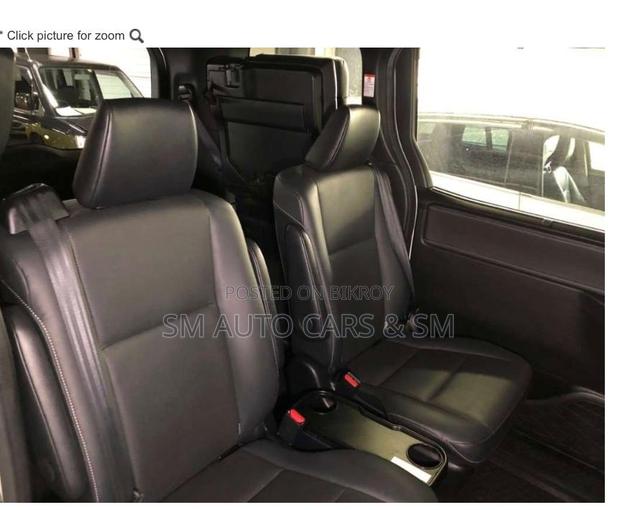 Toyota Esquire 1.8 FWD Hybrid (7 seater) 2021 Pearl