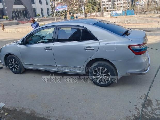Toyota Premio 2011 Silver