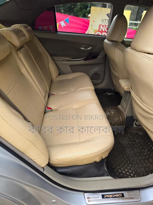 Toyota Premio 2011 Silver