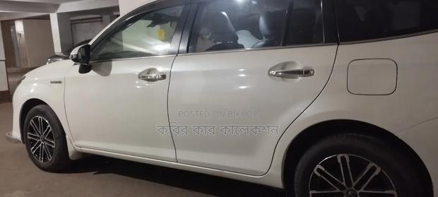 Toyota Corolla Fielder 2017 White