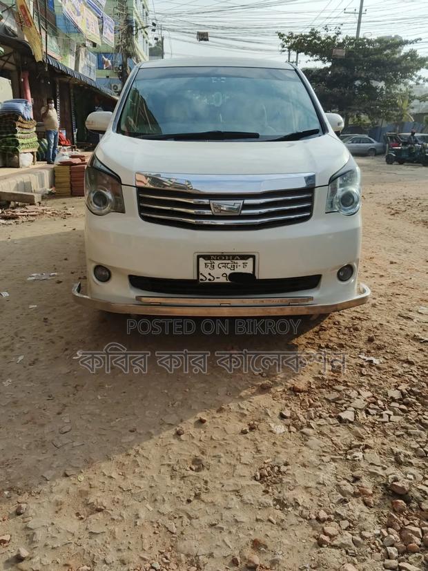 Toyota Noah 2011 White