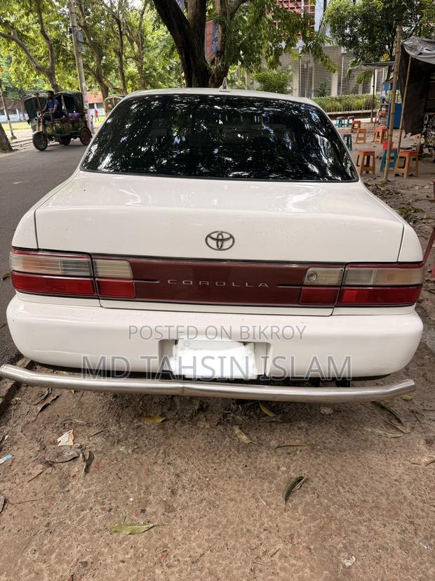 Toyota Corolla Sedan 1993 White