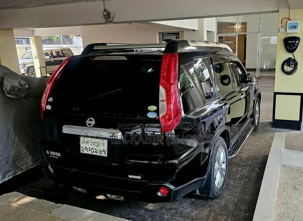 Nissan X-Trail 2.0 Petrol XE 2011 Black