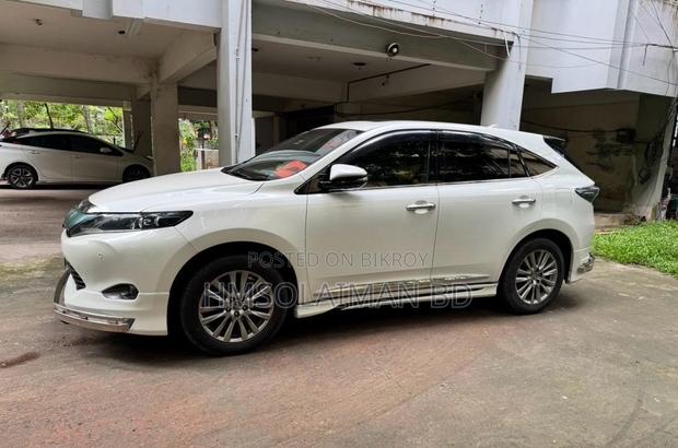 Toyota Harrier 2.0 2016 White