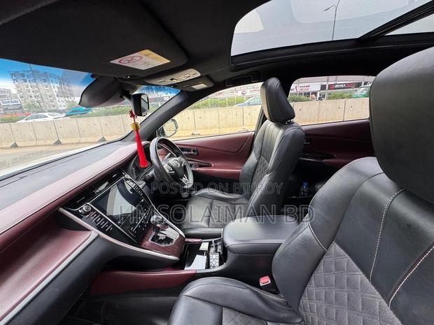Toyota Harrier 2.0 2016 White