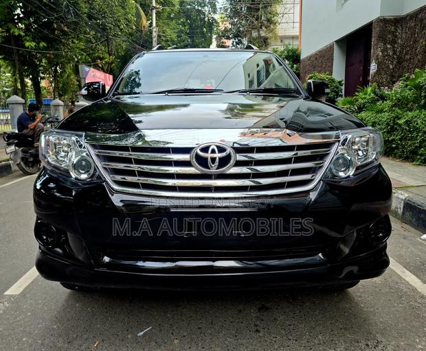 Toyota Fortuner 2013 Black