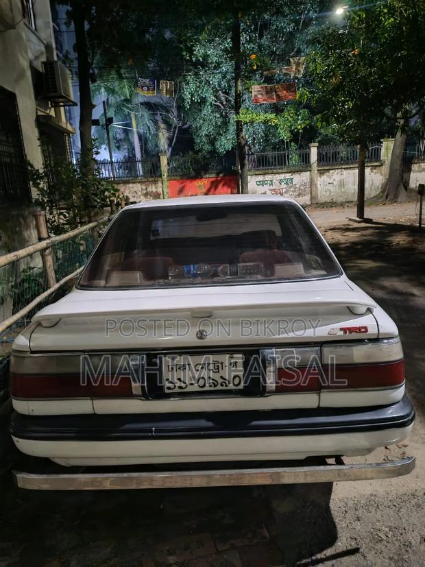 Toyota Corolla Sedan Automatic 1990 White