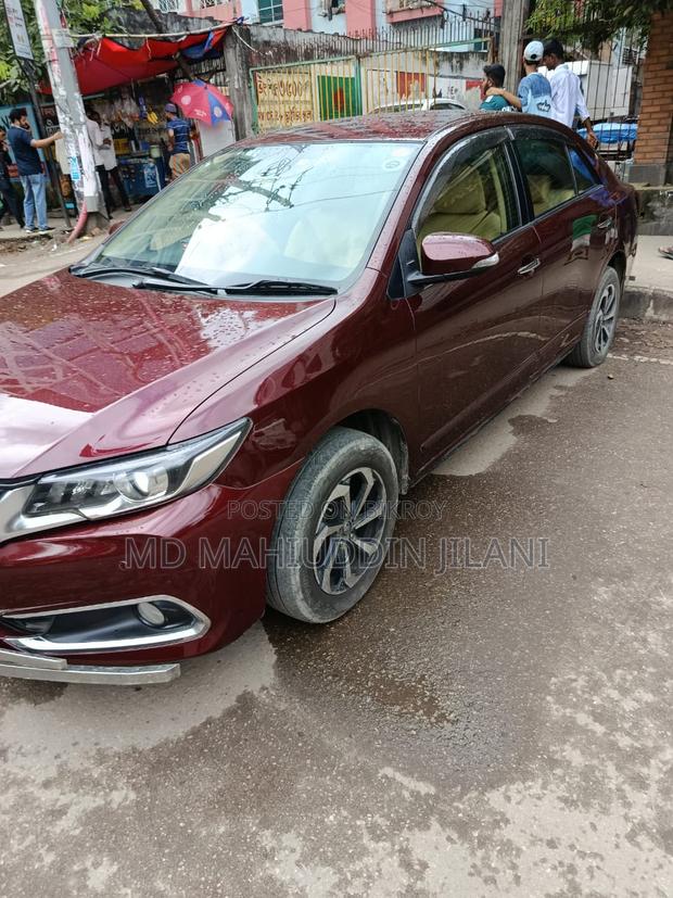 Toyota Premio 2017 Maroon