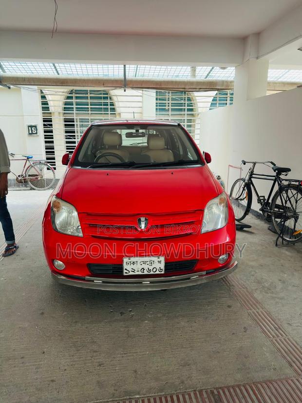 Toyota IST 2004 Red
