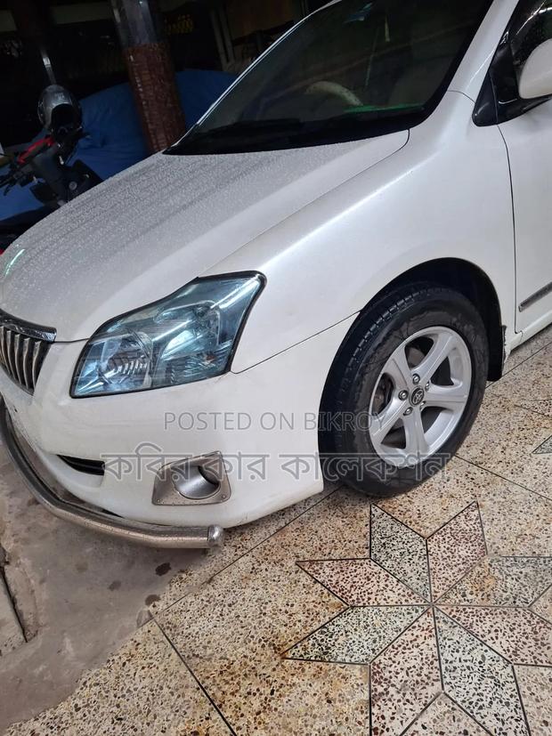 Toyota Premio 2012 Pearl