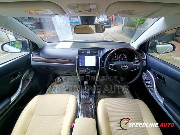 Toyota Premio 2017 Pearl
