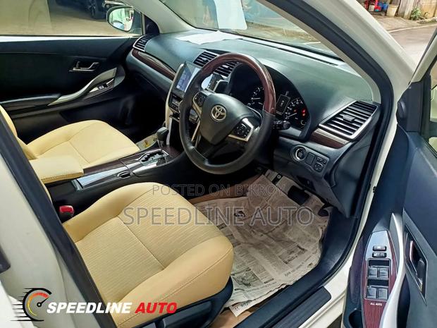Toyota Premio 2017 Pearl