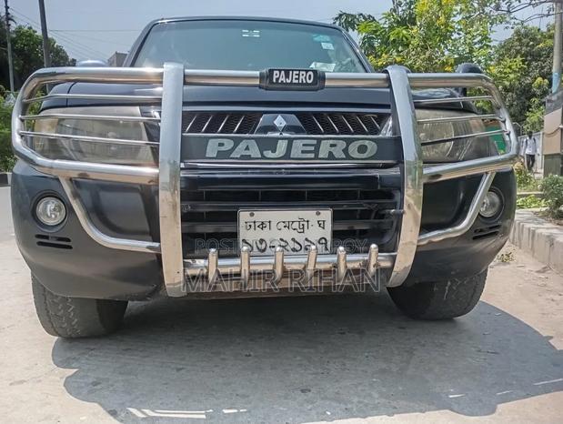 Mitsubishi Pajero 2004 Black
