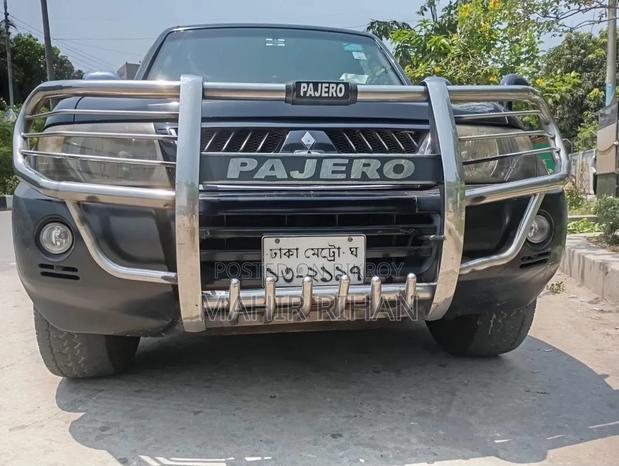 Mitsubishi Pajero 2004 Black