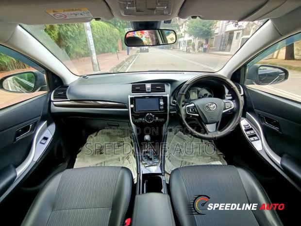 Toyota Premio 2018 Black