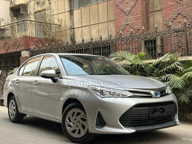 Toyota Axio 2021 Silver