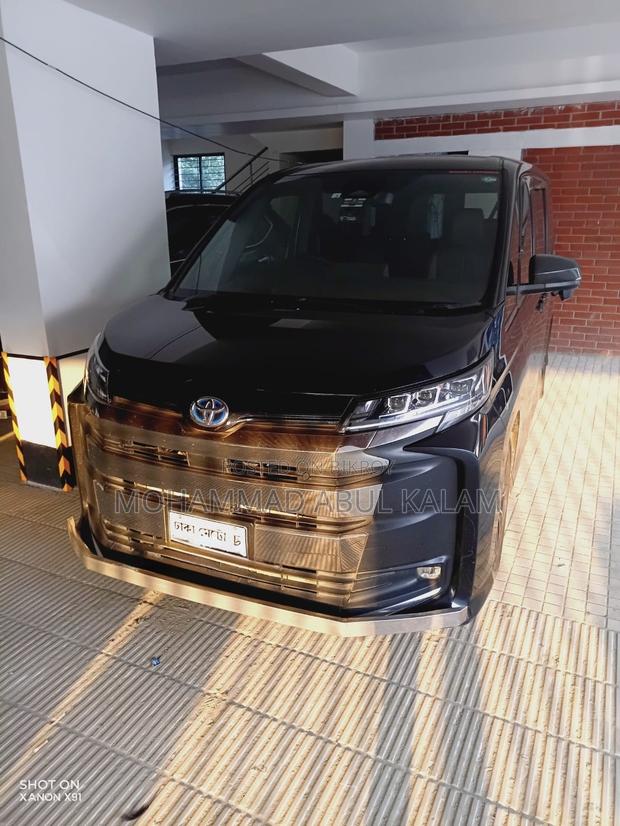 Toyota Noah 2022 Black