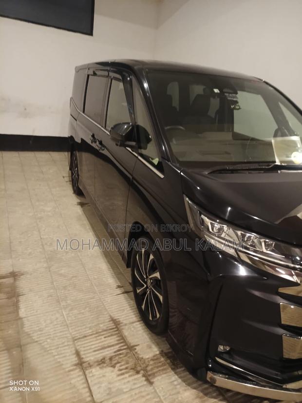 Toyota Noah 2022 Black