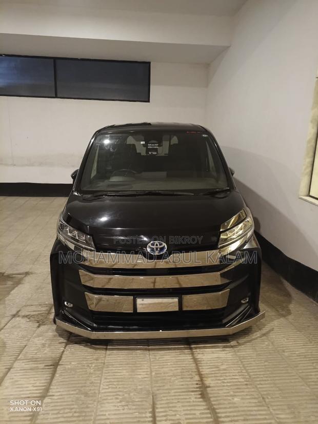 Toyota Noah 2022 Black