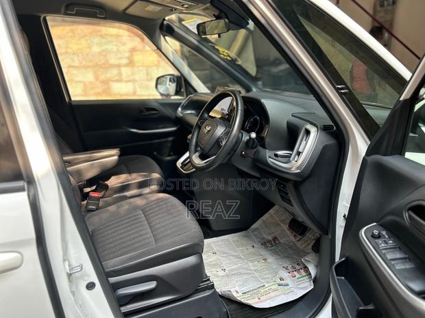 Toyota Noah 2023 Pearl