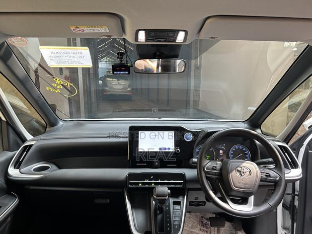 Toyota Noah 2023 Pearl