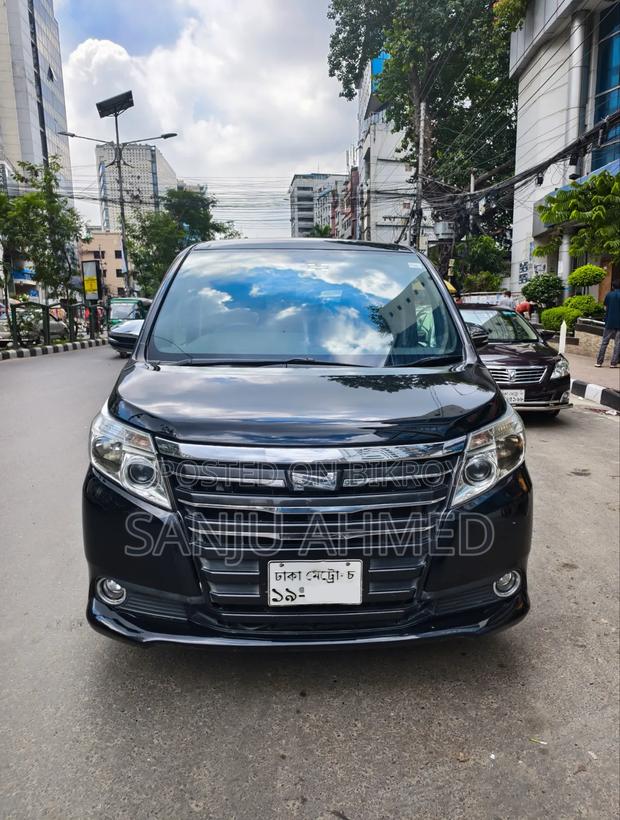 Toyota Noah 2014 Black
